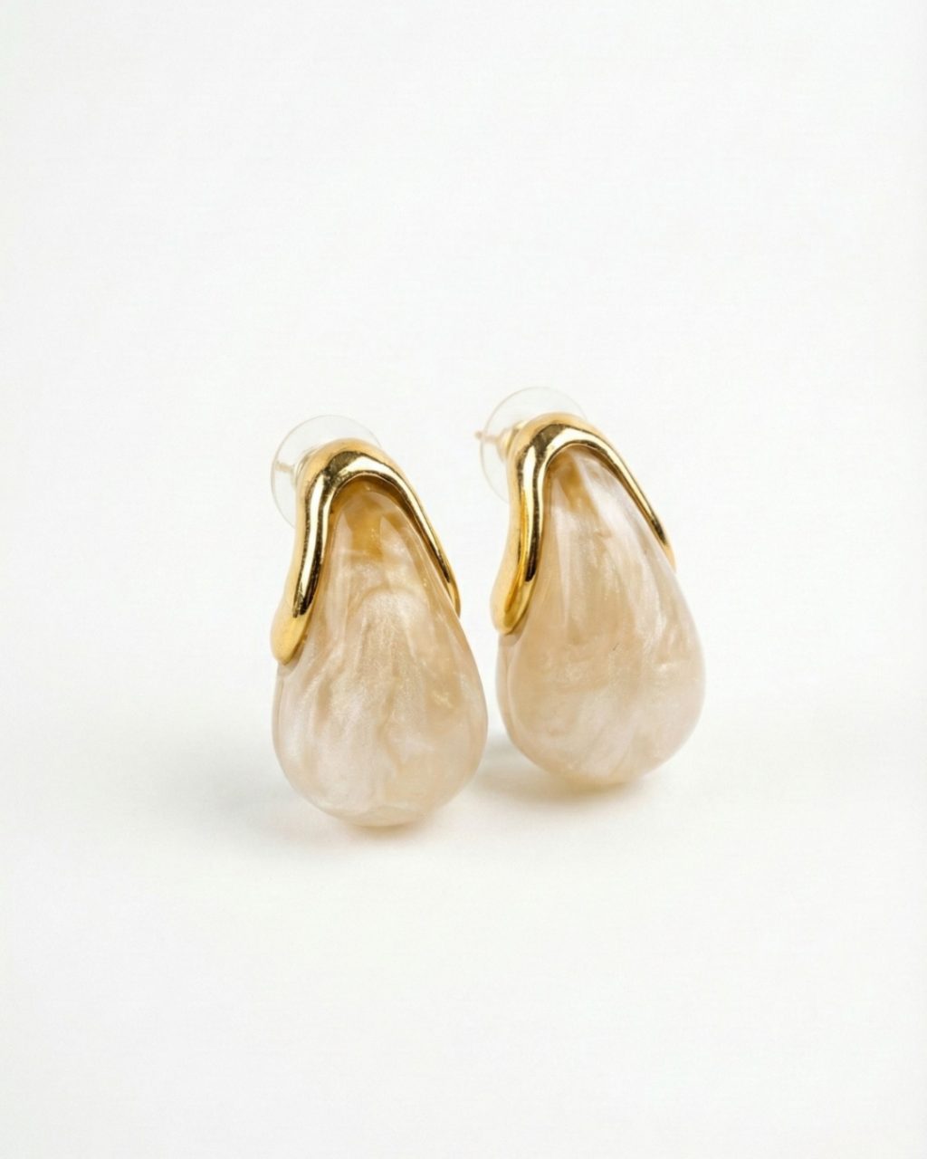 Instagram post from theweddingroom_france. This post is in position 3.