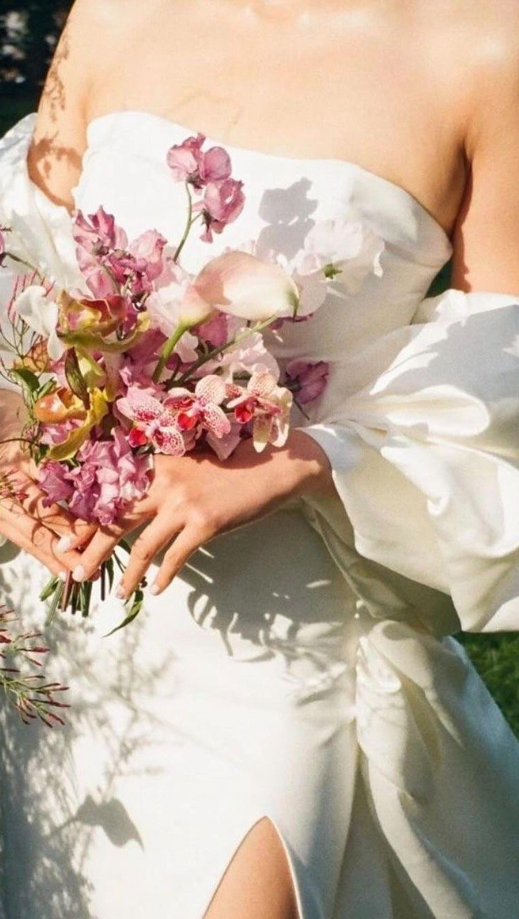 Instagram post from theweddingroom_france. This post is in position 2.